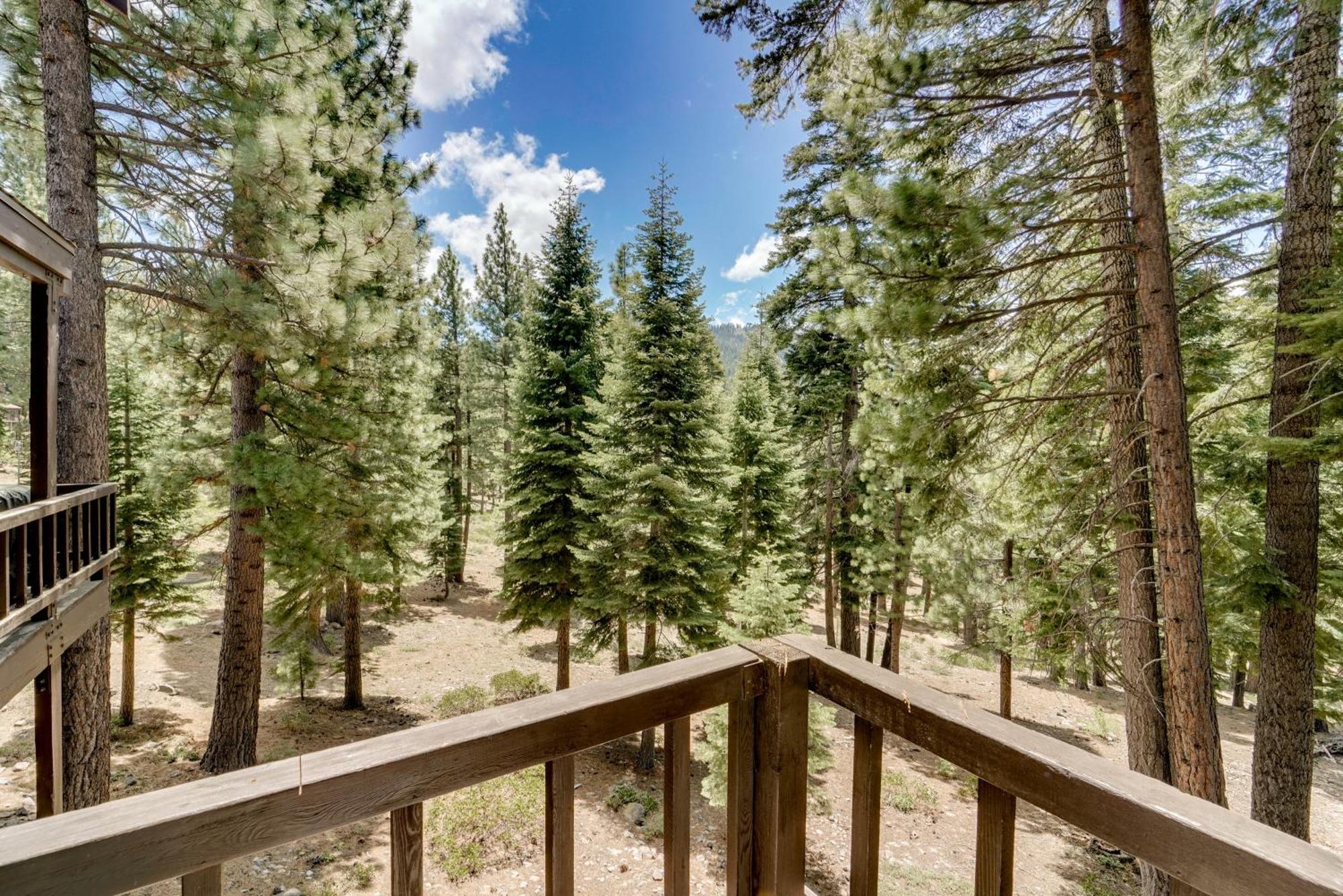 Classic Truckee Condo 1 Mi To Northstar Village! Exterior photo